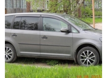 Дефлекторы окон Volkswagen Touran I /2010-2015, FL/. Ветровики Фольксваген Туран [Cobra]